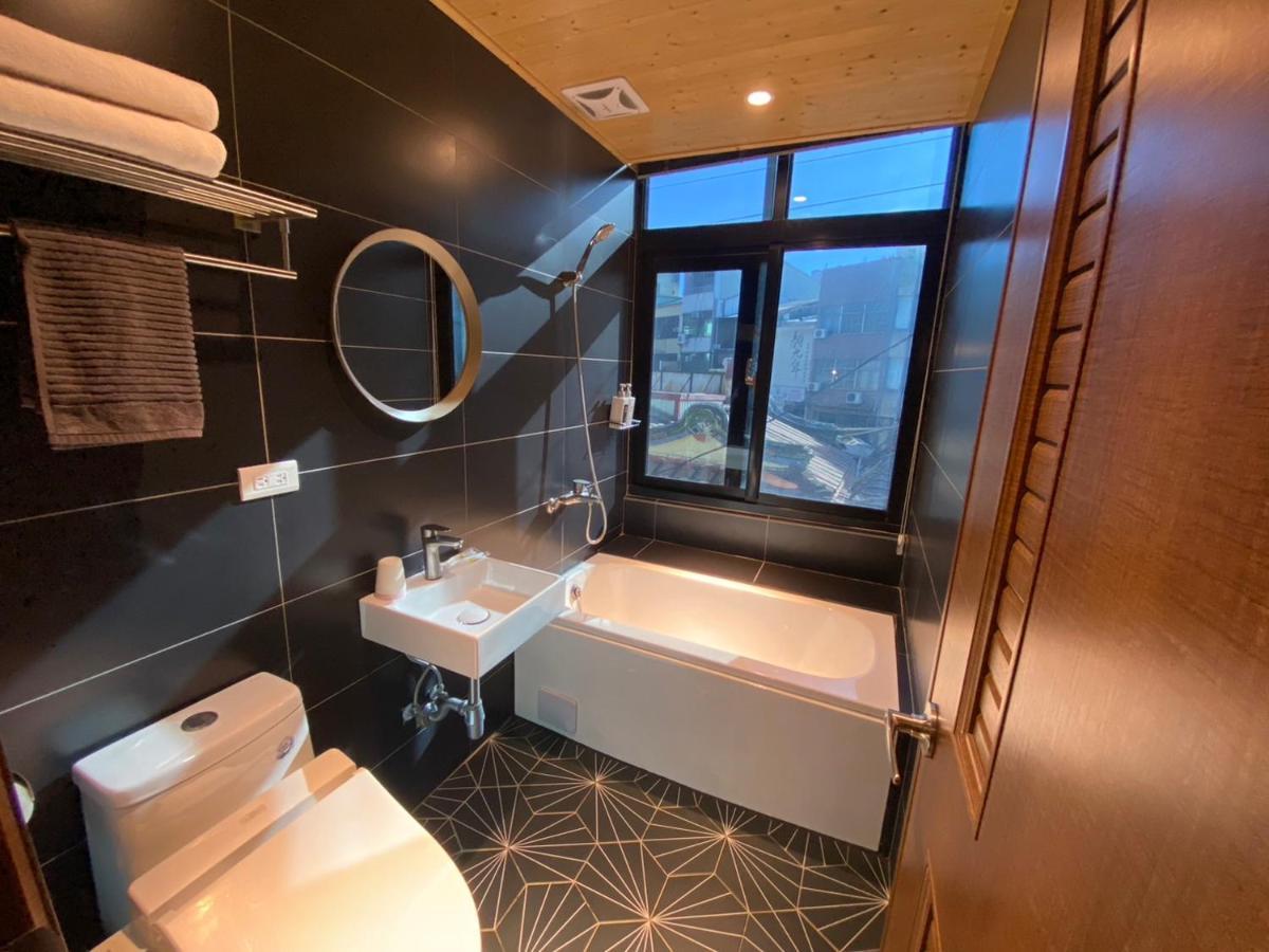 良文旅2館ryou Hotel Vintage - II Tainan Zewnętrze zdjęcie